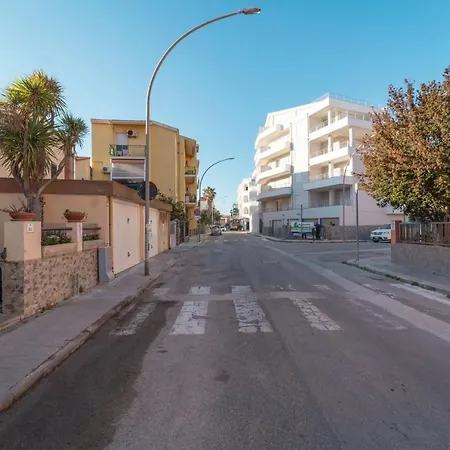 Blue Sky Apartment *