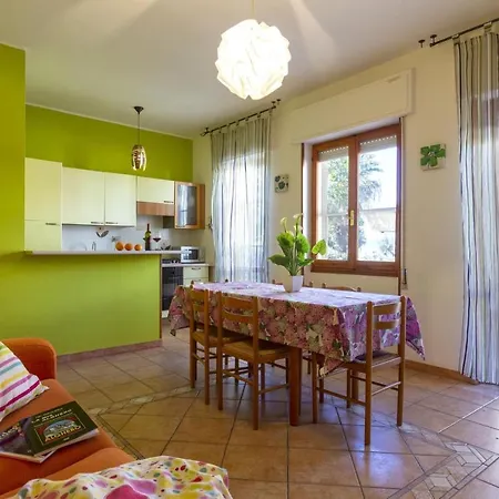 Blue Sky Apartment *