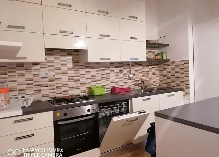 Blue Sky Apartment *